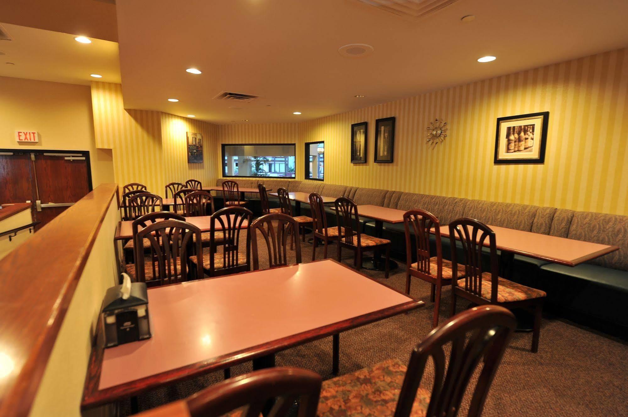 Howard Johnson By Wyndham Lima Exterior foto